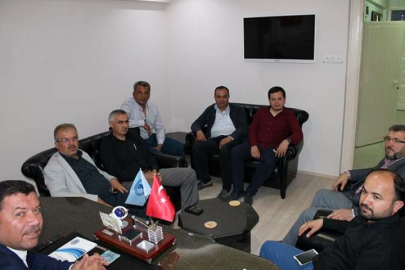  Ak Parti Esnaf Odasını ziyaret etti