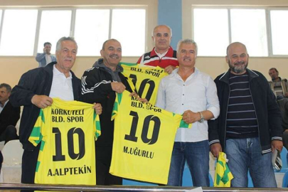Mehmet Uğurlu’ ya forma hediye edildi