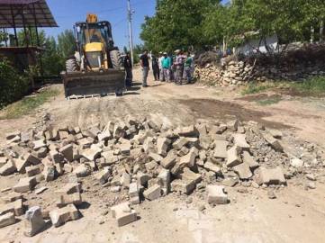 Parke taşı döşemesi  ve asfalt hazırlığı devam ediyor