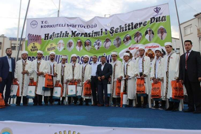 Hafızlara ödülleri verildi