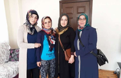 Ak kadınlar bereketi  paylaşmaya devam ediyor
