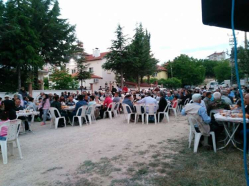 Kadir Gecesi huşu içinde geçti