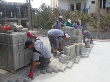 Kilitli parke taşı ve asfalt çalışması devam ediyor