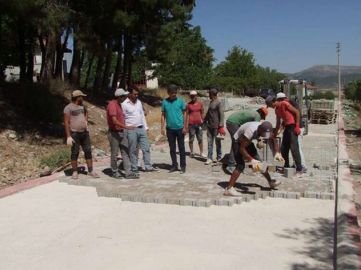 Asfalt ve Kilitli Parke çalışması devam ediyor