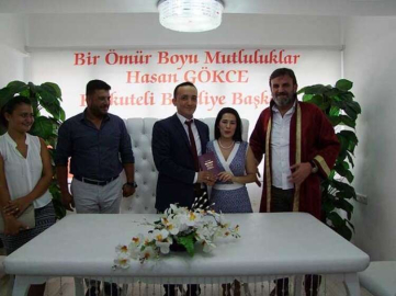 Zeynep ve Tayyar dünya evine girdi