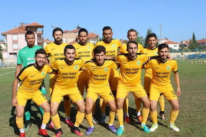 Yeşil sarılar galibiyetle başladı