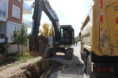 Büyükşehir kanalizasyona devam ediyor