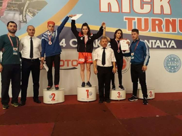 Korkuteli’nin gururu; Kick bokscu kızları