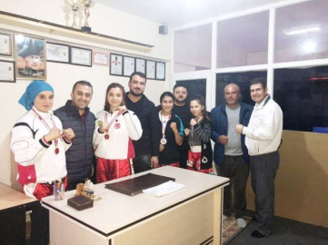 Korkutelispor, Haksız ve kızlarını ziyaret etti