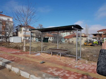 Büyükşehir’den toplu ulaşım durakları