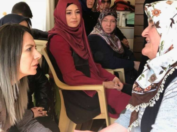 Ak kadınlardan Gülsüm anaya ziyaret