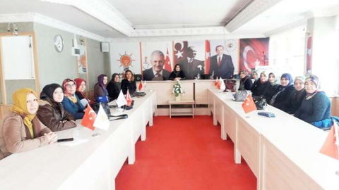 Ak Kadınlar teşkilatlanmaya hız verdi