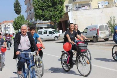 Yediden - yetmişe bisiklete bindiler