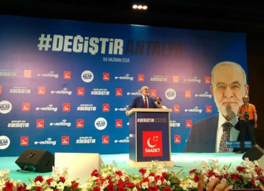 Saadet Karamollaoğlu’nu Antalya’da ağırladı