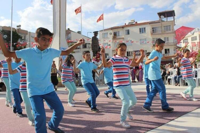 Dans gösterisi kaldığı yerden devam etti