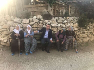  Memioğlu, teyzelerin isteğini dinledi