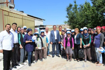 Budak emekçileri ziyaret etti