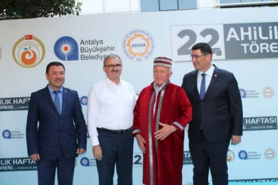 Ahilik Kaftanı Korkuteliliye giydirildi