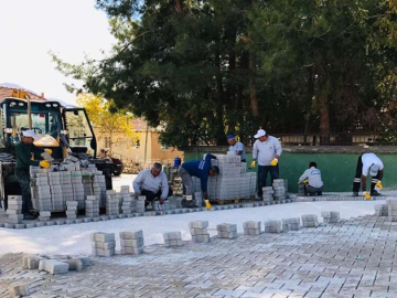 Avdan’da kilitli parke döşemesi devam ediyor