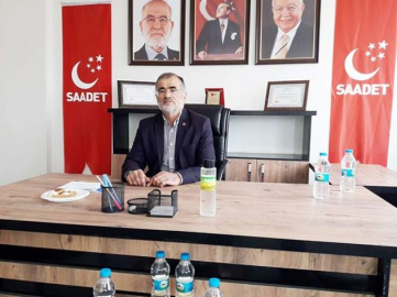 “Siyasetçiler sorunlarla ilgilenmiyor”