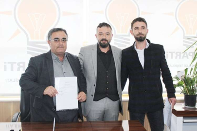 Taş ve Yıldız meclis üyeliği başvurusu yaptı