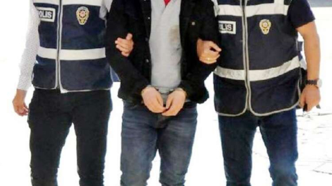Emniyet oto hırsızını kıskıvrak yakaladı