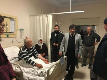 Ak Parti heyeti hastane ve Alaaddin kahvehanesini ziyaret etti