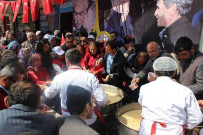 Hububatçı başkandan keşkek ikramı