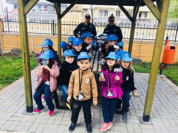 Minikler polis merkezini ziyaret etti