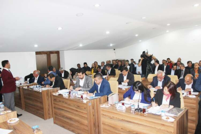 Yeni meclis ilk toplantısını gerçekleştirdi