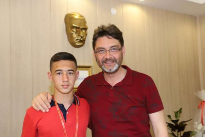 İşlek başarıyı ödüllendirdi