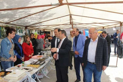 Cumhuriyet Ortaokulunda kermes yapıldı