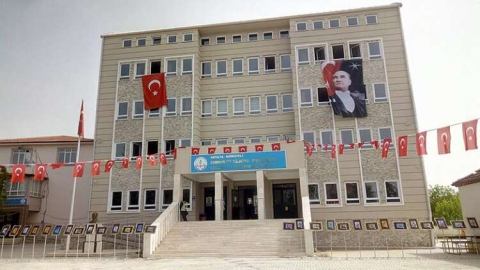Cumhuriyet Gülhizar Osman  Sarıca Ortaokulu’ndan hat sergisi