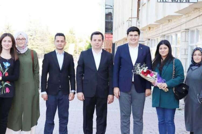 Ak Gençlik şehit annelerini ziyaret etti