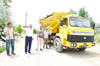  Büyükşehir Korkuteli’de yolları yeniliyor