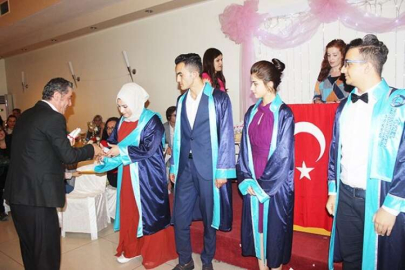 Temel Lise dördüncü mezunlarını verdi