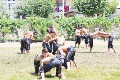 Güreşçiler son yağlı idmanı yaptılar 
