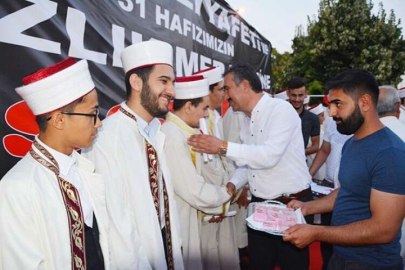 31 hafıza taç giydirildi