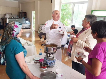 Antalyalı Gurme Tarhanayı tattı