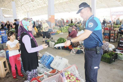 Zabıta, Pazarcı esnafına fiyat etiketi dağıttı