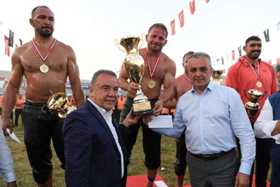 Feslikan’da başpehlivan Balaban