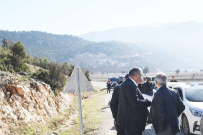 Karaloğlu Korkuteli-Saklıkent yolunu inceledi
