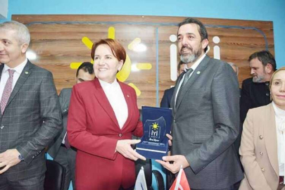 Akşener İzdihamı