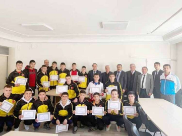 Yıldız başarılı öğrencileri ödüllendirdi