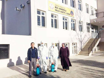 Okullarda ilaçlama devam ediyor