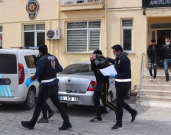 Musluk çalan hırsızlar polisten kaçamadı