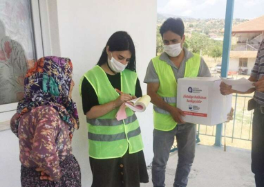 Gıda kolileri ihtiyaç sahiplerine ulaşıyor