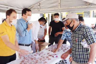 Ak Parti, Ayasofya için lokma dağıttı
