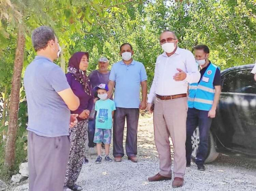  Yazıcı evi yanan aileyi ziyaret etti