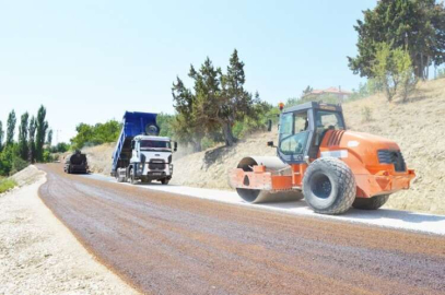 Korkuteli Yukarı Karaman yolu yenileniyor